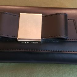 Black Ivanka Wallet With Tons Of Storage 