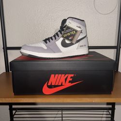 Air Jordans 1 - “Sail” (9.5)