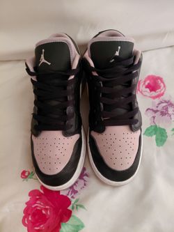 Jordan 1s low lilac