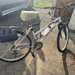 Motiv Eureka Shimano 21Speed Bike 