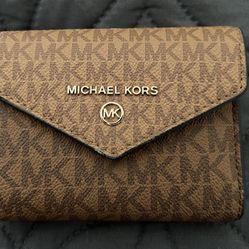 Michael Kors | Carmen Small Envelope Trifold Wallet