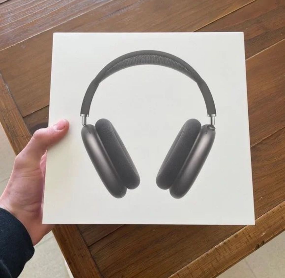 AirPods Max (BRAND NEW)