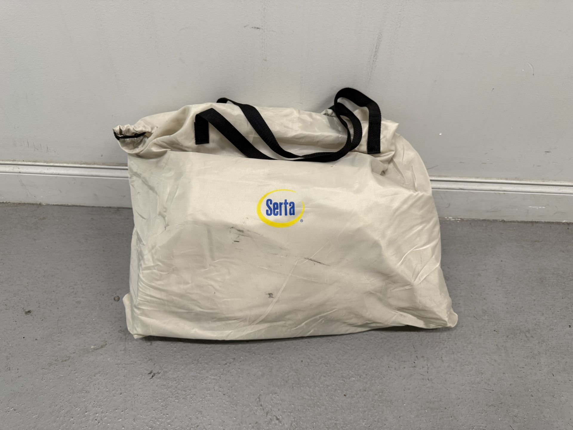 SERTA Inflatable Mattress Queen Size 10” High Raised AirBed (Good condition) PICK UP IN CORNELIUS