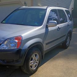 Honda CRV 03 Perfect Runs And Drives Amazing New Tires Excellent Gas Mileage.
