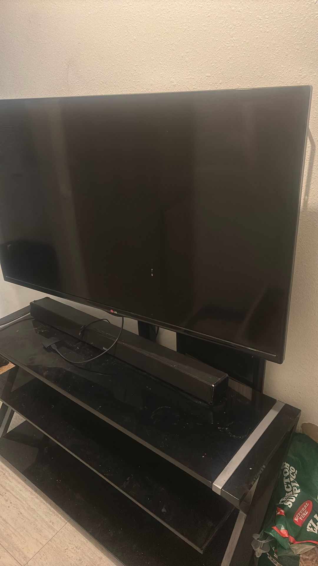Tv / Tv stand