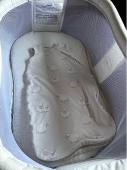 Halo bassinet with woolino sleep sack