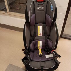 Graco Extend2Fit Convertible Car Seat