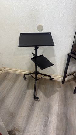 Adjustable Rolling Laptop / Projector Stand