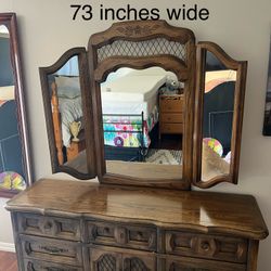 Dresser With Mirror 