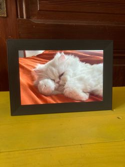 Aura Frame