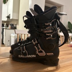 Women’s Salomon Ski Boots
