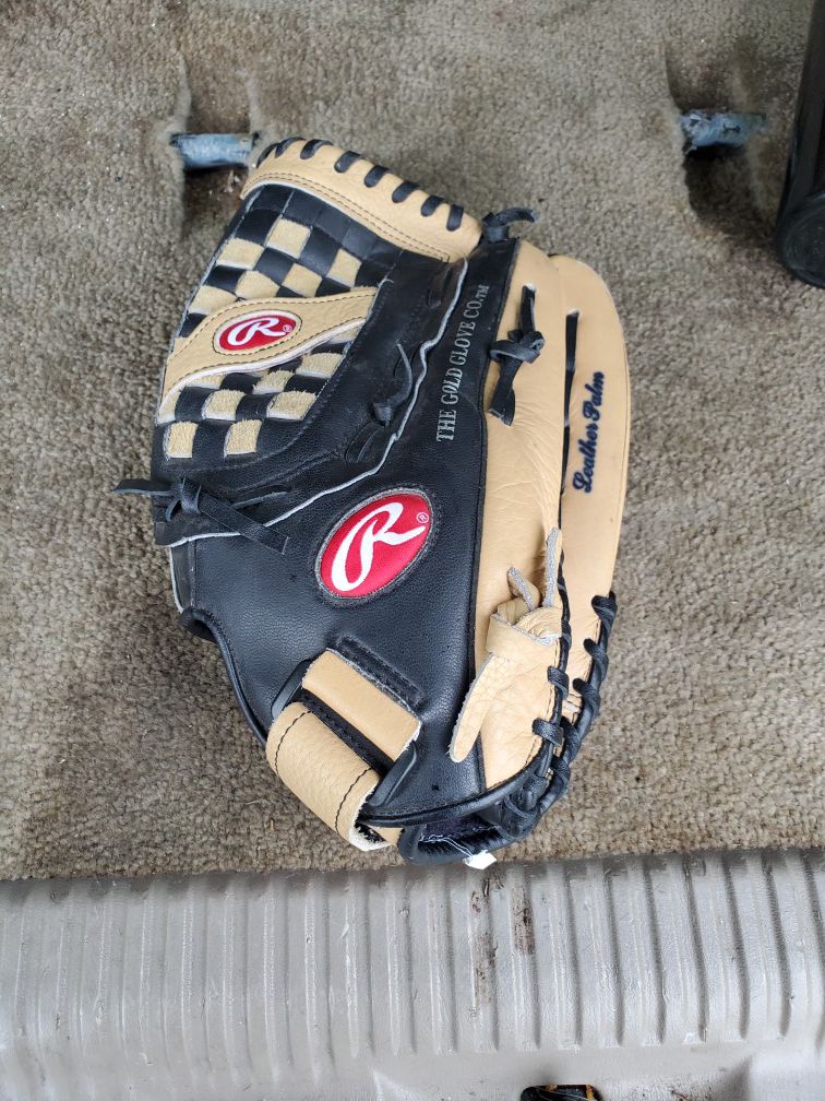 13.5 softball glove