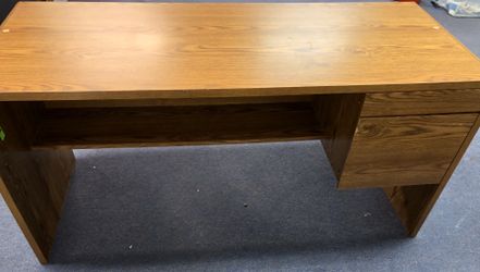 Medium size office desk