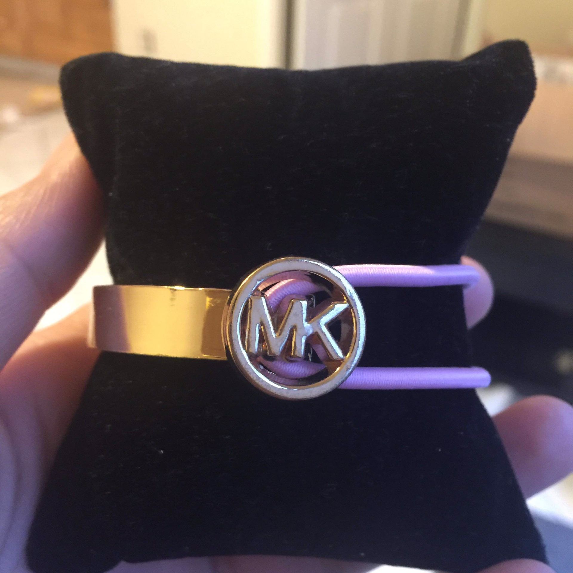 Mk Michael kors stretchable bracelet