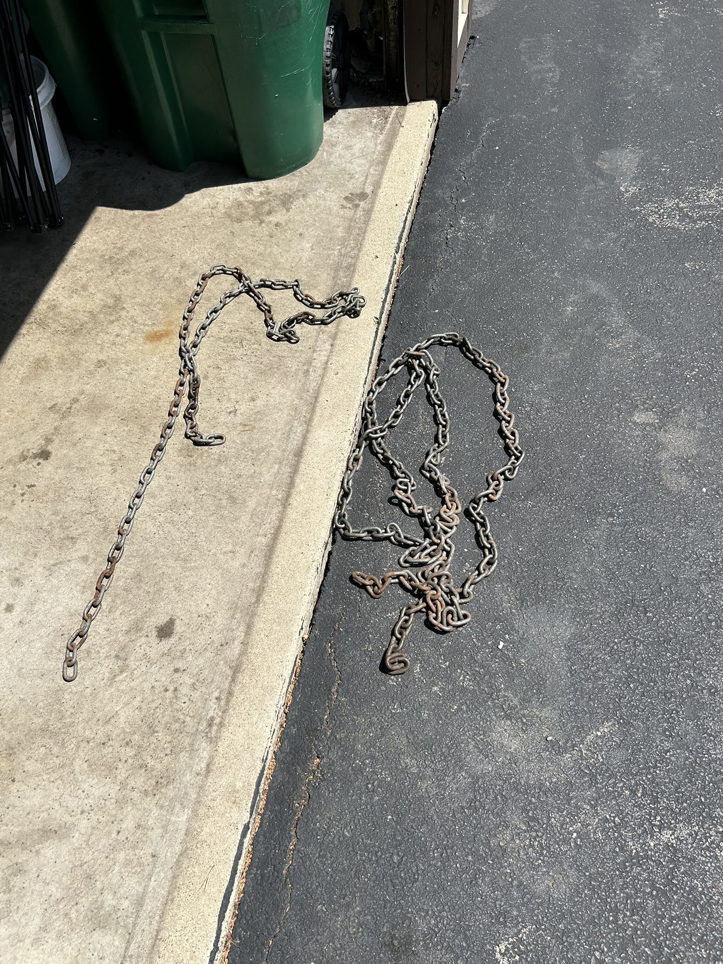 Two Chains... One Heavy Duty, The Other One Lighter Duty