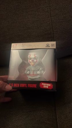 Pennywise “IT” chapter two 4.5 inch vinyl figure new
