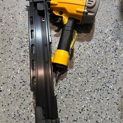 DEWALT DWF83PL Pneumatic 21-Degree Collated Framing Nailer - New