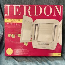 JERDON Tri-Fold Two-Sided Makeup Mirror with Lights - Vanity Mirror with 5X-1X M