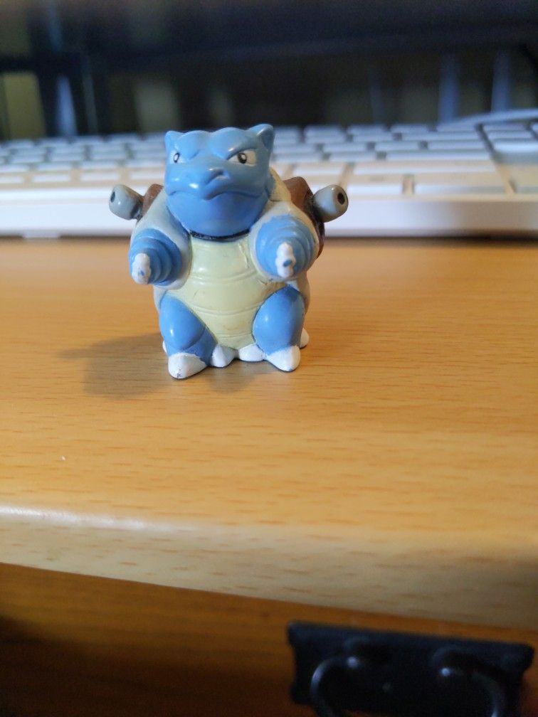 1999 Nintendo Pokemon Blastoise 1 1/2 Inches