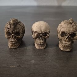 Small Carved Scull Design Collectibles Souvenirs 