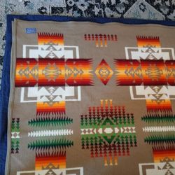 Vibrant Vintage Pendleton Beaver State Blanket ~"Chief Joseph" Indian Design!
