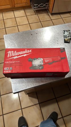 Milwaukee grinder new 11AMPS never opened $80