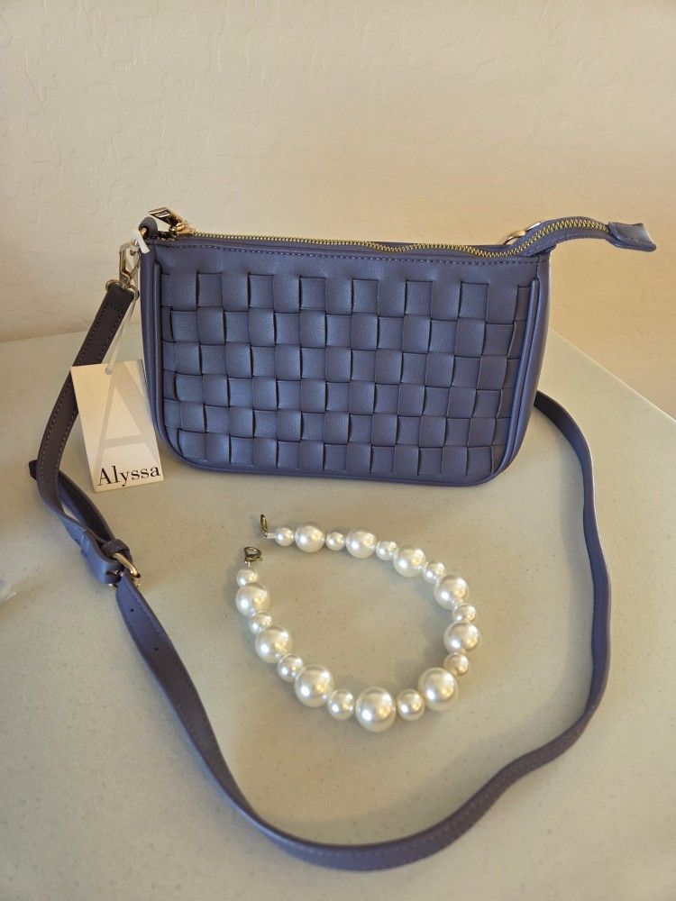 * Basket weave purse pearls
Tote bag Credit card wallet Meoky metal drinking tumbler metal straw.