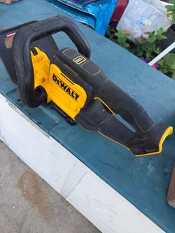 DEWALT 20V MAX 22 in. Cordless Hedge Trimmer