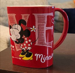 US Disney Store Red Mickey Mouse Minnie Heart Shaped Mug Love Kisses Smack