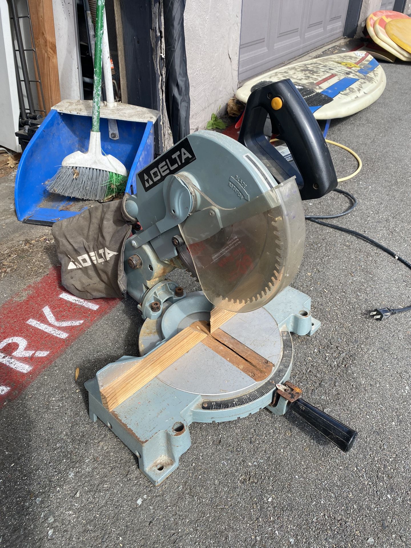 Delta Circular Table Saw