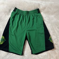 Boys black green graphic athletic basketball shorts size medium