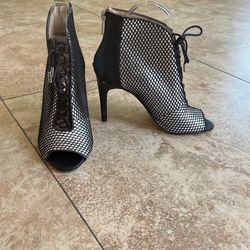 Womens INC Heels Size 5.5