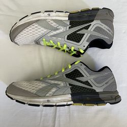 Reebok Men’s One Cushion Steelnavygryyello Size 10.5