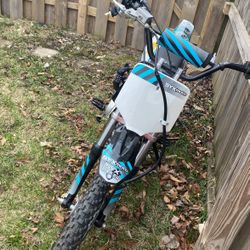 Dirt bike 