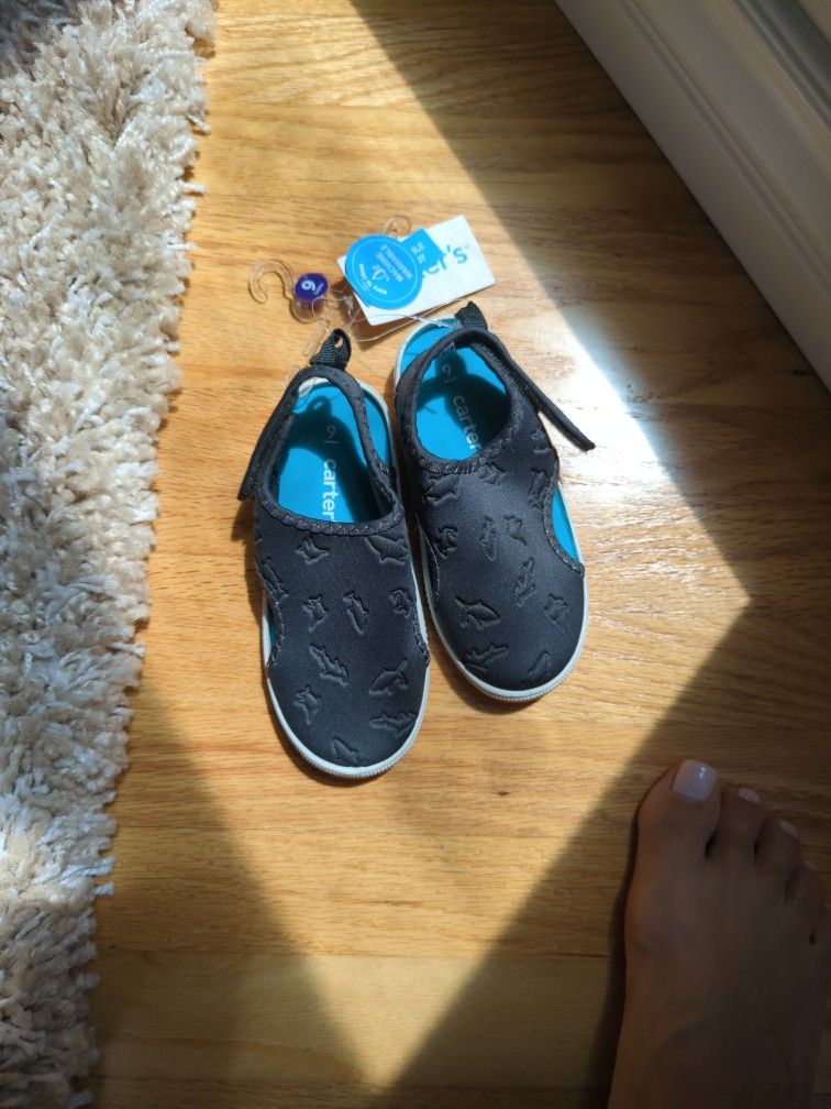 Carter's water shoes