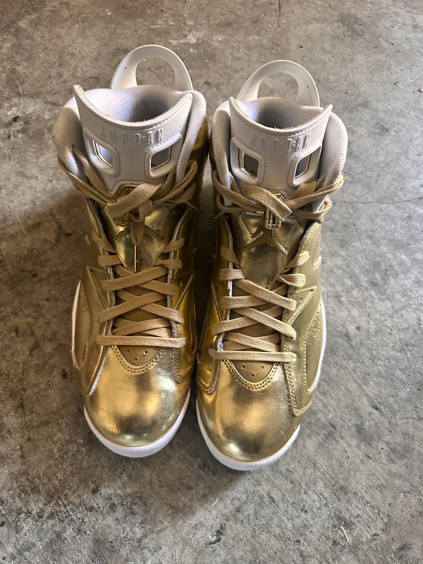 Jordan Retro Metallic Pinnacle