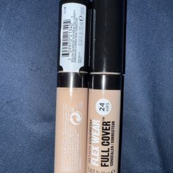 Bulk Make Up For Sale From A Pallet. I Purchased About 350 Pieces For Bulk Only.