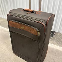 XL 29” Tommy Bahama expandable luggage on wheels.. $70