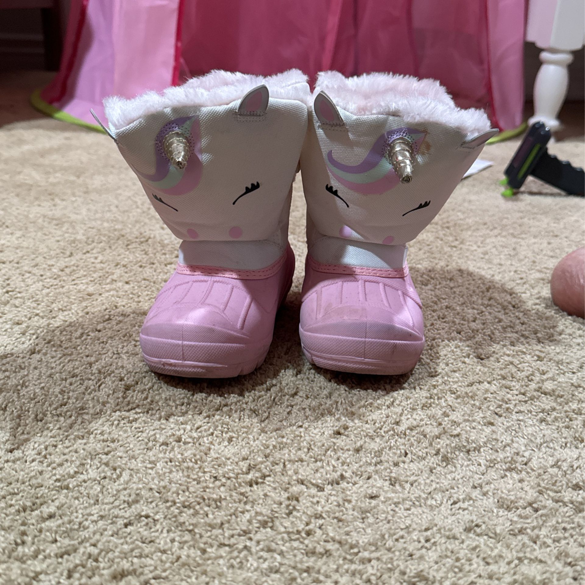 Toddler Size 6 Snow Boots