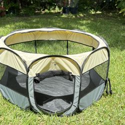 Fordable pet playpen