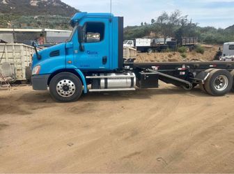 2014 Freightliner cascadia