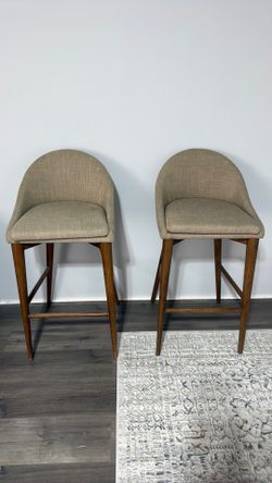 High Chairs / Stools