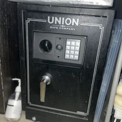 Union Safe On Wheels Have Code And Key On