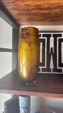 ITALIAN GLASS VASE