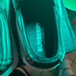 Burberry Canvas Shoes Boys Or Girls Size 25 =9c In Kids 