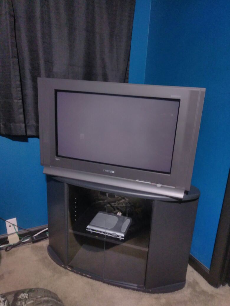 Samsung dynaflat hdtv 30" widescreen with corner stand