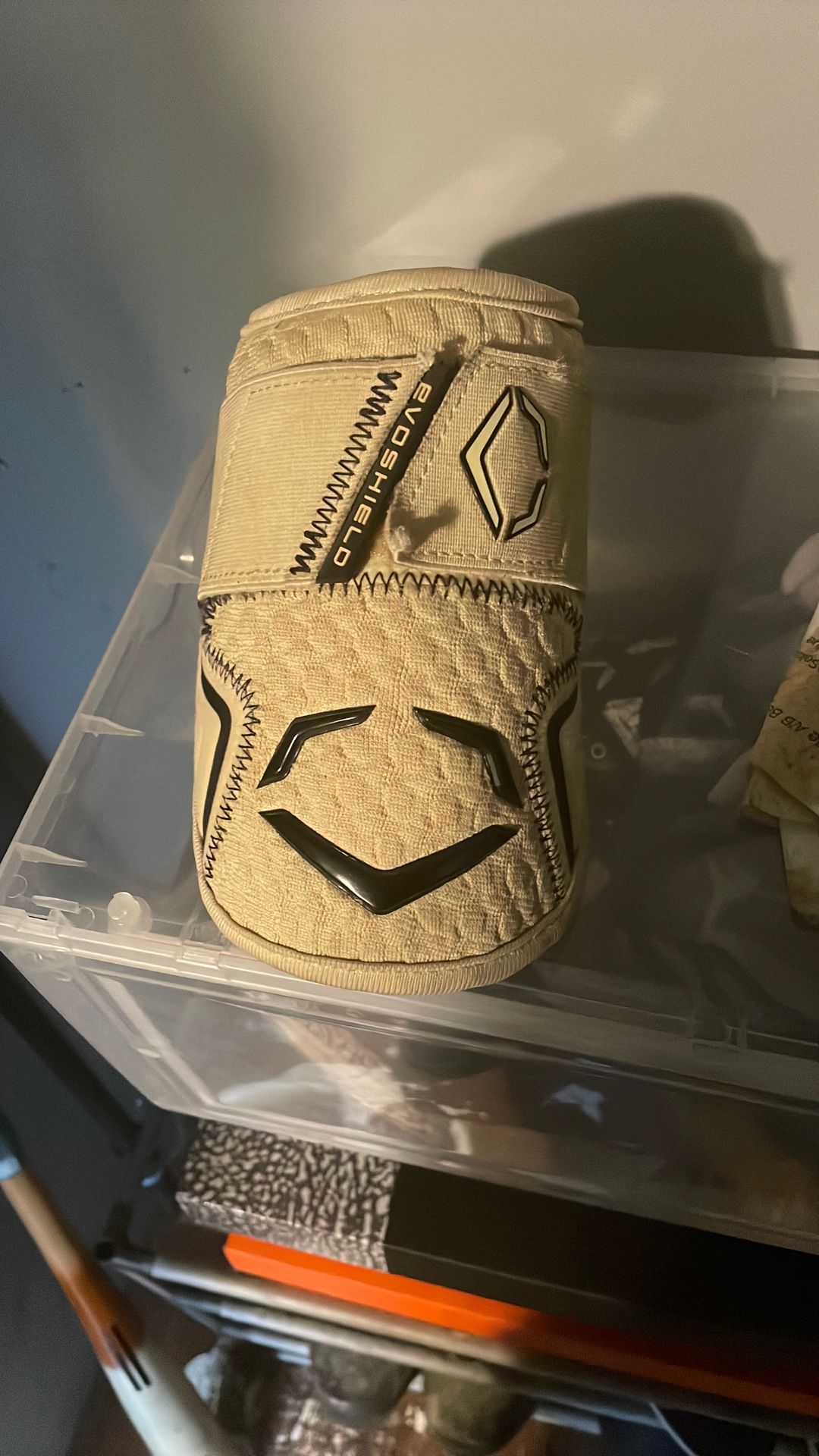 EvoShield Elbow Guard (Great Condition)