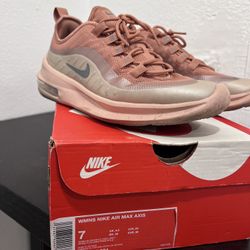 Nike Women’s Air Max