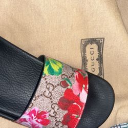 gucci foral slides. womens size 8us