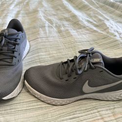 Nike Youth Shoes 8.5